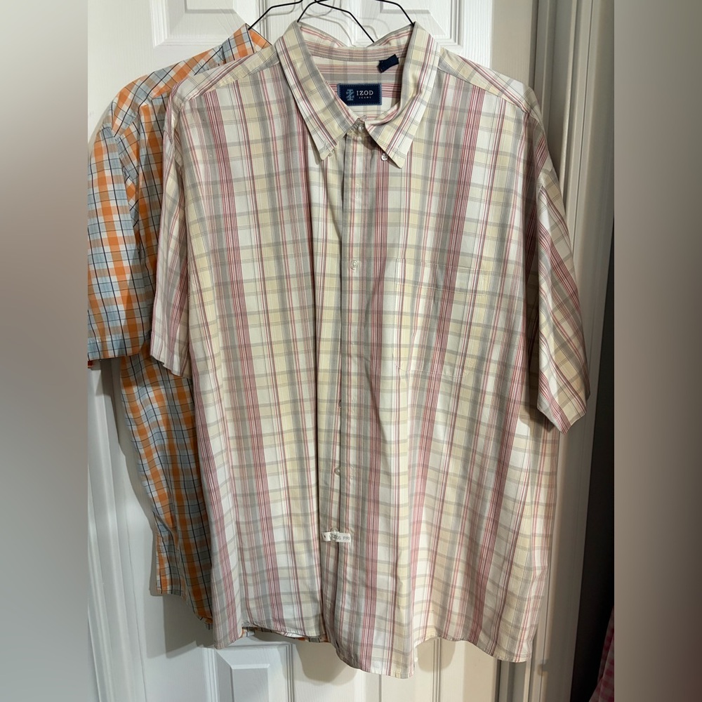 2 Izod Men's Short Sleeve Plaid Shirts